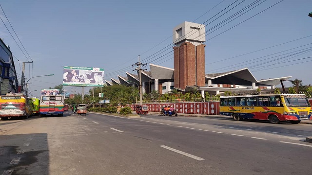 দুর থেকে রাজশাহী রেলস্টেশন