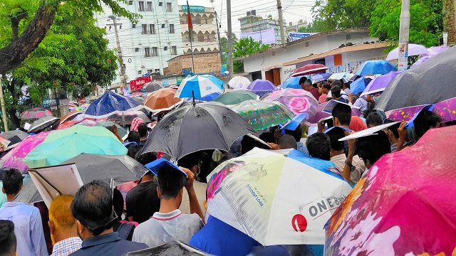 ভর্তি পরীক্ষায় যানজটে জনদূর্ভোগে রাজশাহী বিশ্ববিদ্যালয়
